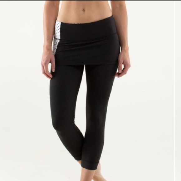 lululemon athletica Pants - Lululemon a go go cropped skirt leggings